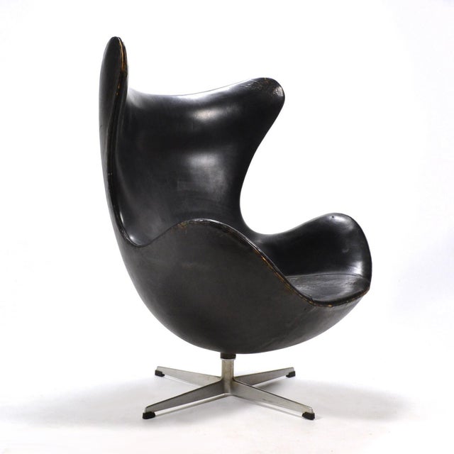 Fritz Hansen Rare First Generation Egg Chair by Arne Jacobsen For Sale - Image 4 of 10