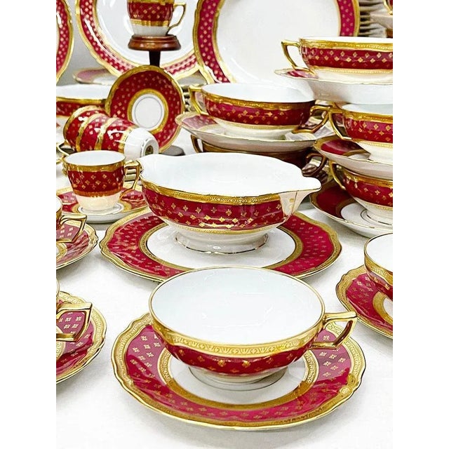 Ceramic Limoges Dinner Service in Polished Gilding with Agate from Raynaud & Co., Set of 199 For Sale - Image 7 of 12