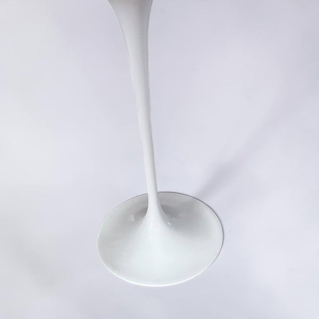 Vintage Knoll Saarinen 20” Round White Tulip Side Table by Eero Saarinen For Sale In West Palm - Image 6 of 10