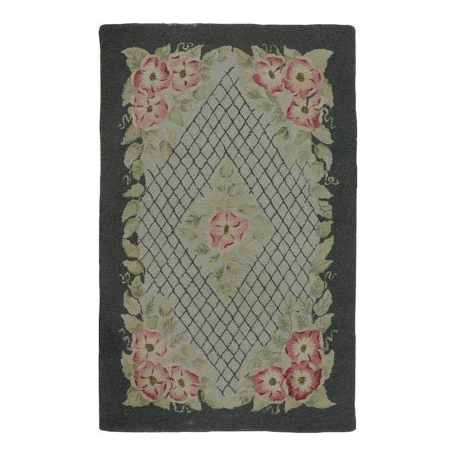 Antique Hooked Rug With Multicolor Floral Medallion & Vine Border - Rug & Kilim For Sale