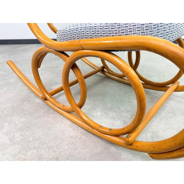 1960s Mid-Century Modern Bentwood Rocking Chair from Ton, 1960s For Sale - Image 5 of 16