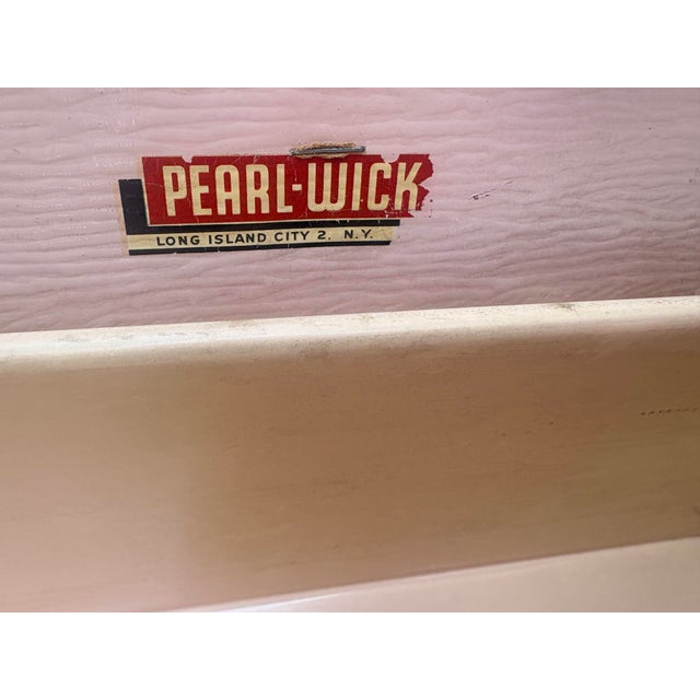 Pearl Wick Pink Vinyl Hamper With Vanity Tray Hollywood Regency 1950s For Sale - Image 12 of 12