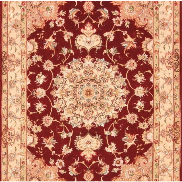 Hand-knotted oriental rug | Knot density: approx. 550.000 knots/m² | Material: 93% wool, 7% silk | Size: 150 cm x 101 cm |...