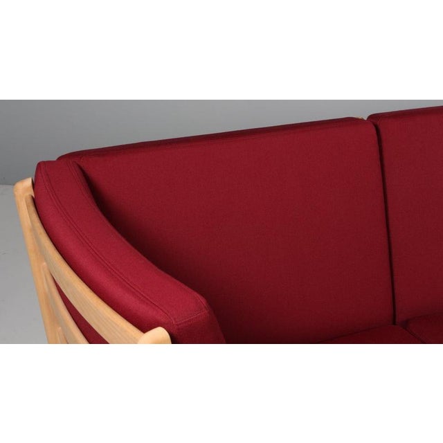 Modul Sofa in Beech and Red Wool attributed to Hans J. Wegner for Getama, 2000s For Sale - Image 3 of 8
