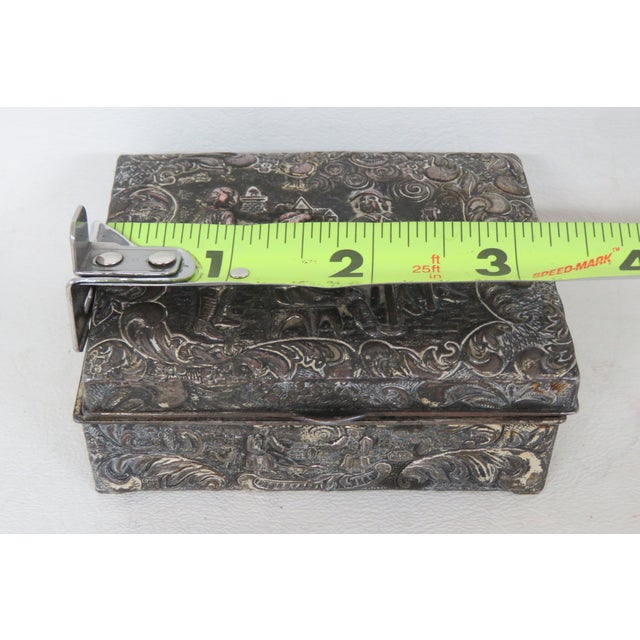 Embossed Metal Trinket Jewelry Snuff Box Made in Japan Figural Motif 4777b For Sale - Image 12 of 14