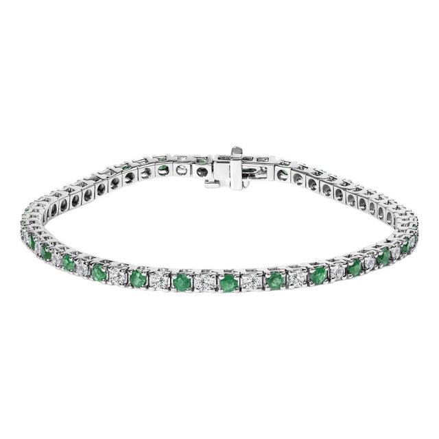 14K White Gold Alternating 1 1/2 Cttw Diamond and Emerald Tennis Bracelet For Sale