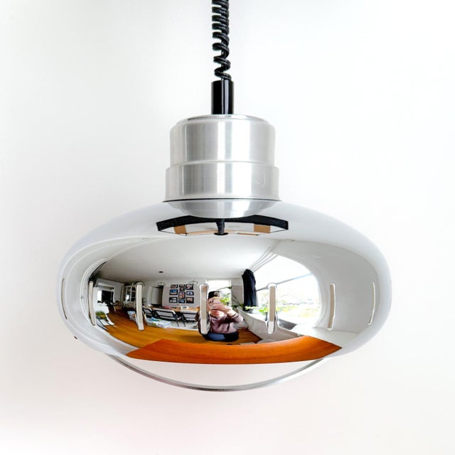 Beautiful ceiling light by iconic dutch lighting manufacturer herda in excellent condition! this funky pendant lamp...