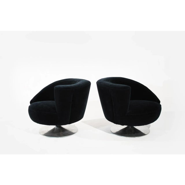 Set of Corkscrew Swivel Lounge Chairs by Vladimir Kagan in Mohair. C. 1970s For Sale In New York - Image 6 of 11