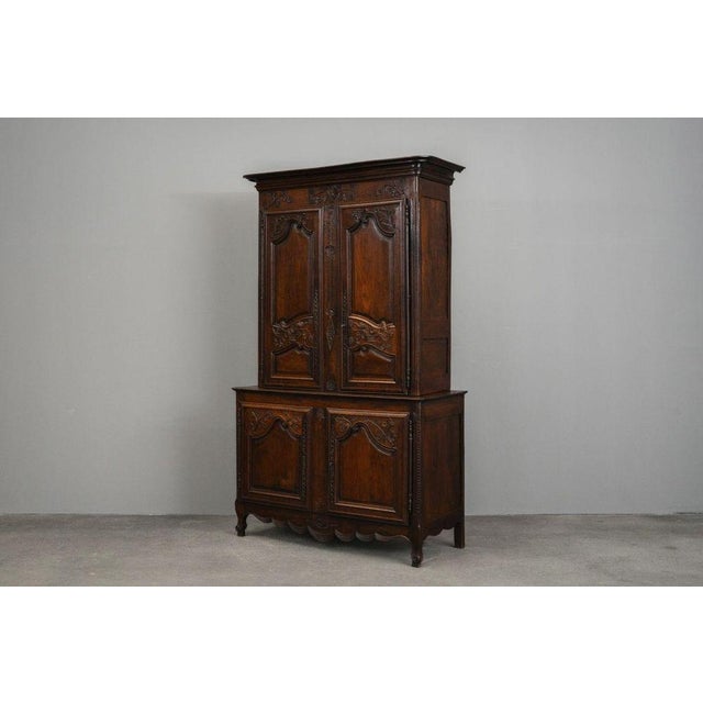 Baroque Buffet Cupboard in Walnut, 18th Century For Sale - Image 4 of 18