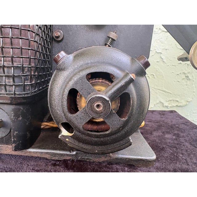1920s Eastman Kodak Kodascope Model C 16mm Silent Film Projector – Industrial Display Piece For Sale - Image 9 of 12