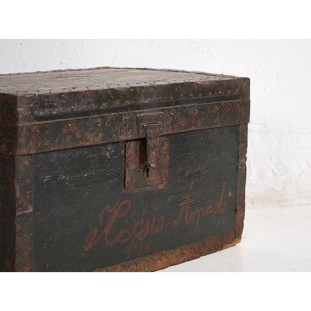 Small Vintage Trunk with Metal Structure, 1934 For Sale - Image 4 of 12