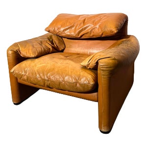 Maralunga Leather Lounge Chair by Vico Magistretti for Cassina For Sale