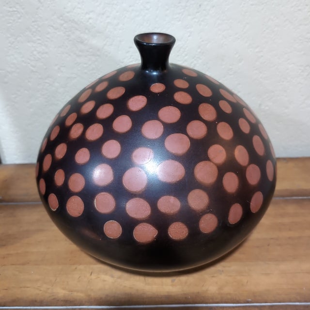 VTG Jose Sosa Peru Pottery Vase 10" Signed Black Terracotta Polka Dot Art For Sale - Image 4 of 12