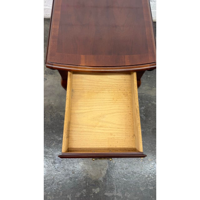 Brown 1990s Stanley Queen Anne Mahogany Drop Leaf Accent Table For Sale - Image 8 of 8