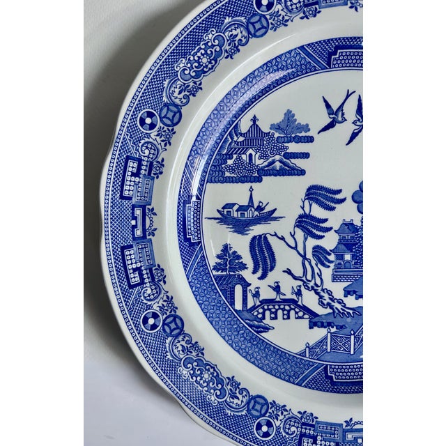 Late 20th Century Trio of Varied Spode Collection Blue & White Chinoiserie Dinner Plates For Sale - Image 9 of 17