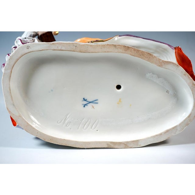 Blue Crinoline Group the Heart Box attributed to J.J. Kaendler for Meissen, Germany, 1850 For Sale - Image 8 of 9