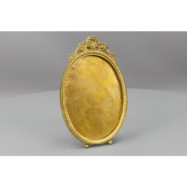 French Louis XVI Bronze Oval Desktop Picture Frame, 1900s For Sale - Image 4 of 18