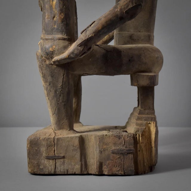 Wood Early 20th Century Baule Seated Female Figure With Children Côte d'Ivoire For Sale - Image 7 of 15