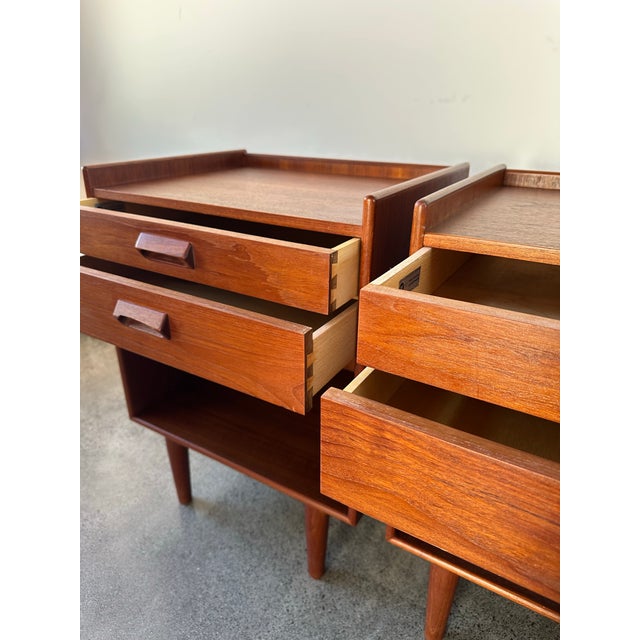 1960s 1960s Borge Mogensen for Povl Dinesen Mid Century Pair of Nightstands For Sale - Image 5 of 18
