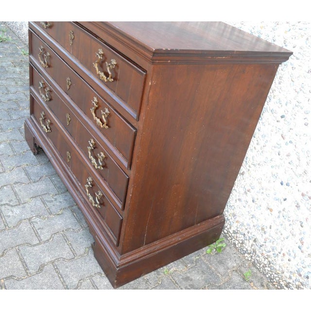 Antique Walnut Chest of Drawers, 18th Century For Sale - Image 6 of 18