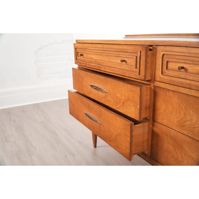 Broyhill 1960s Broyhill Sculptra "Double" Lowboy Dresser For Sale - Image 4 of 11