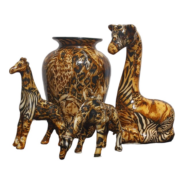 ​Vintage La Vie 4-Piece Safari Print Ceramic Ensemble – Vase & Giraffe Trio For Sale