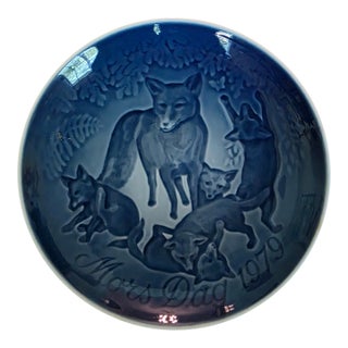 1979 Vintage Bing and Grondahl Porcelain Mother's Day Fox With Cubs Plate For Sale