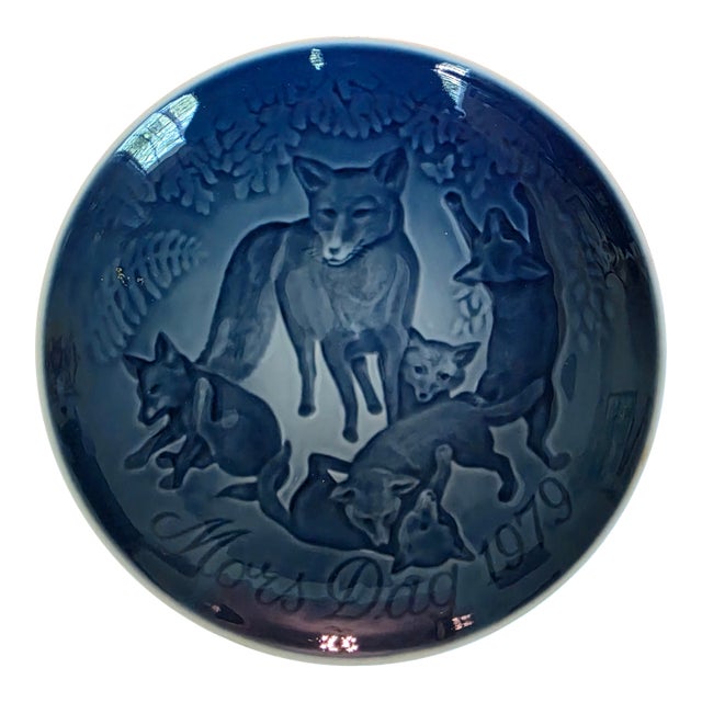 1979 Vintage Bing and Grondahl Porcelain Mother's Day Fox With Cubs Plate For Sale