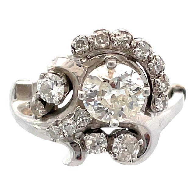 Estate 14k Gold 1.5 Carat Weight Diamond Flower Design Ring, Size 5.75 For Sale