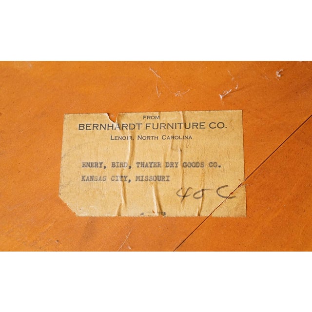 Bernhardt Furniture Solid Mahogany Traditional Duncan Phyfe Style 44" China Cabinet For Sale - Image 14 of 16