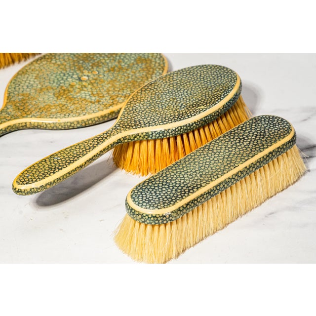 Rare Antique English Shagreen Vanity Set c.1920, Goldsmiths & Silversmiths London, 5-Piece Boxed Dressing Set Brushes Mirror For Sale In New York - Image 6 of 15