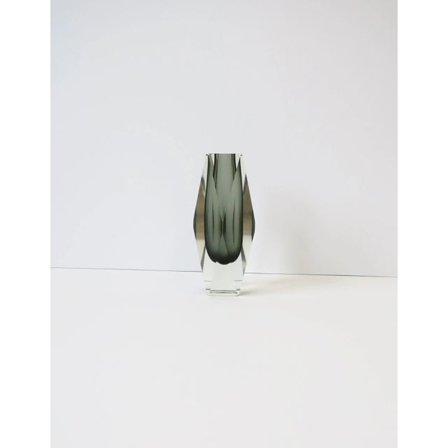 Alessandro Mandruzzato Italian Murano Faceted Vase For Sale - Image 10 of 11