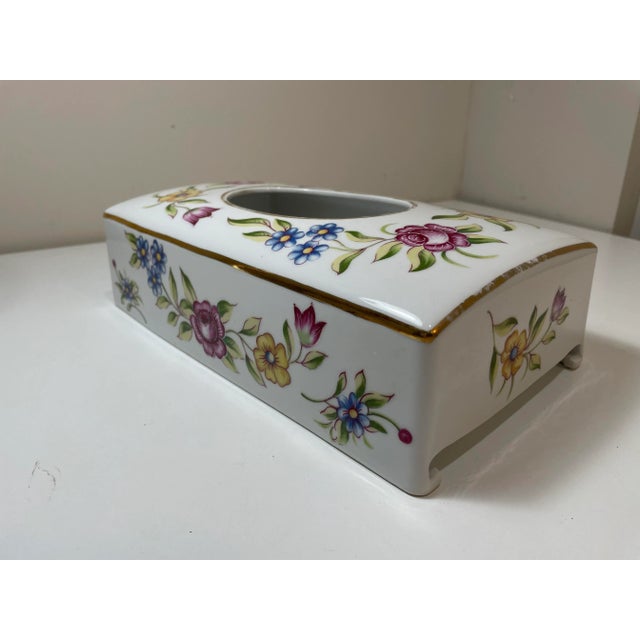 English Vintage German Hand-Painted Porcelain Tissue Box Cover With Floral Decoration & Gold Trim For Sale - Image 3 of 11