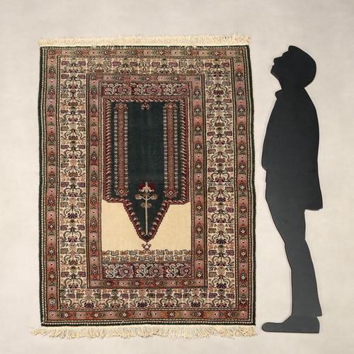 Ghiordes rug in cotton and wool, fine knot. Hand-made. Excellent condition. This piece is attributed to the mentioned...