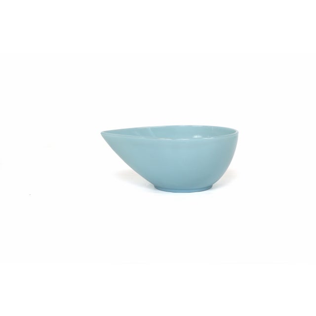 Cerulean Fire King Teardrop Mixing Bowls - Set of 3 in Rare Delphite Blue For Sale - Image 8 of 13
