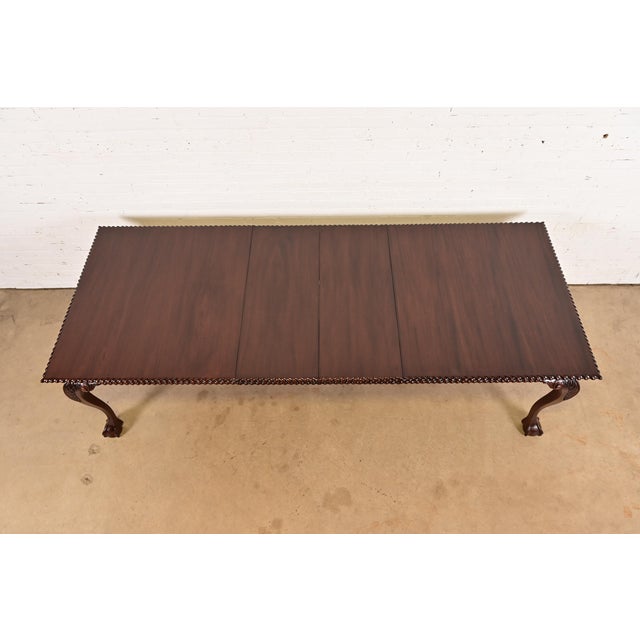 1980s Henredon Style Chippendale Carved Mahogany Extension Dining Table, Newly Refinished For Sale - Image 5 of 14