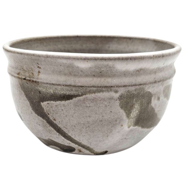 Japanese Mingier Style Studio Pottery Bowl White Glaze With Iron Brushwork 5.375” For Sale - Image 4 of 8