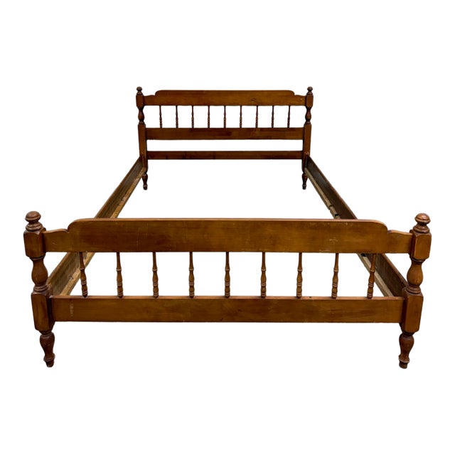 Vintage Full Size Early American Colonial Jenny Lind Spindle Bed For Sale