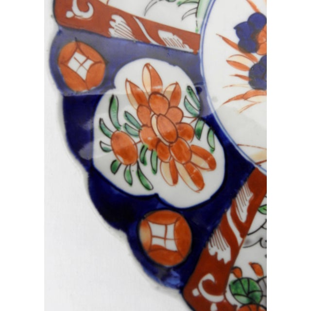 Early 20th Century Hand-Painted Chinese Imari Charger Plate For Sale - Image 4 of 10