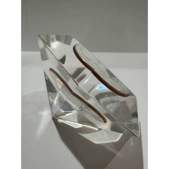 1971 Eisenhower Dollar Coin Encased in Faceted Lucite Acrylic Paperweight For Sale - Image 4 of 7