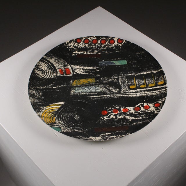 Metal Victor Plate in Hand-Painted Metal, 1970s For Sale - Image 7 of 7