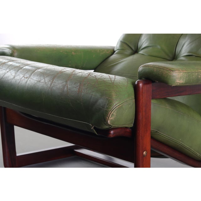 1970s Mid Century Modern Lounge Chair in Rosewood and Stressed Leather For Sale - Image 5 of 8