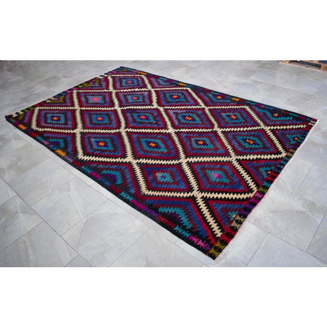 1970s Turkish Rug Handmade Colorful Kilim Rug Living Room Decor - 5′11″ × 9′1″ For Sale - Image 15 of 15