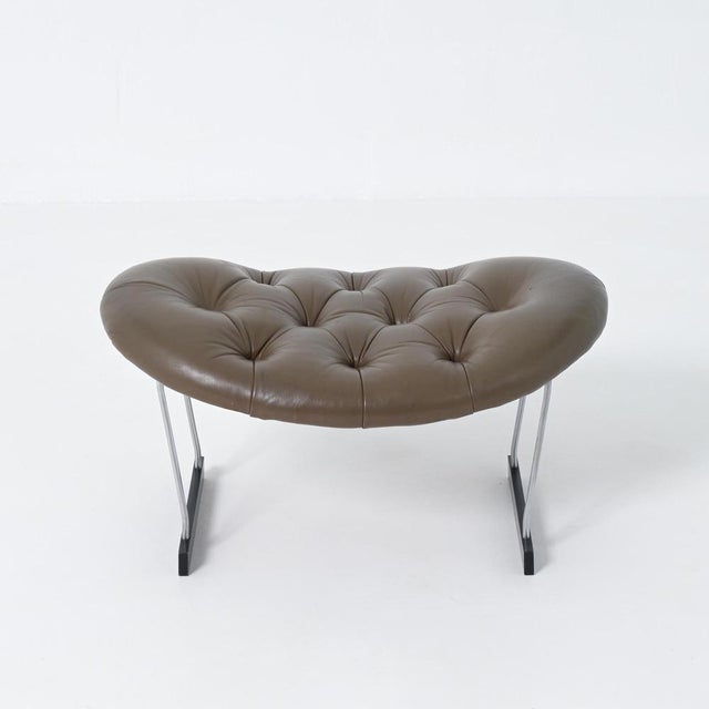 F592 Ottoman in Leather by Geoffrey Harcourt for Artifort, 1960s For Sale - Image 3 of 18