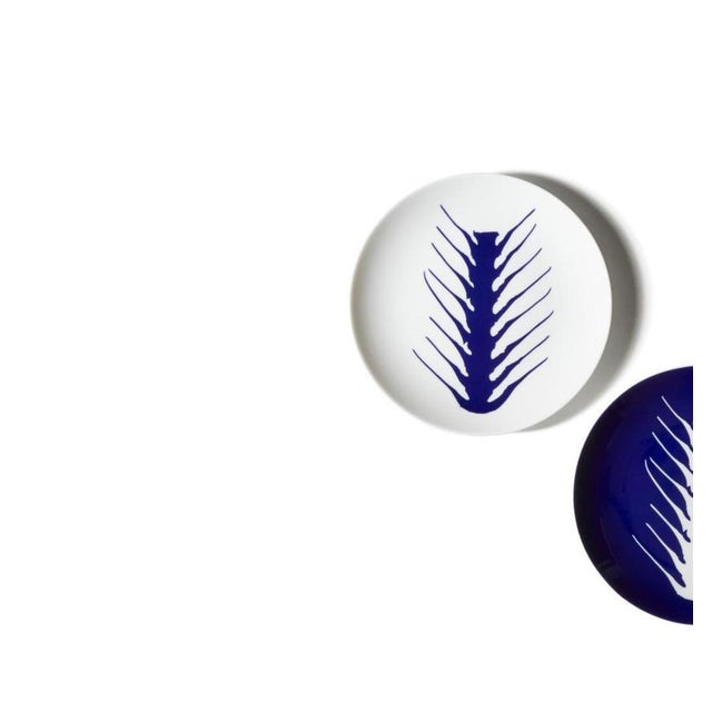 Flat Arete Plates by Charlotte Perriand for Cassina, Set of 2 For Sale - Image 3 of 12