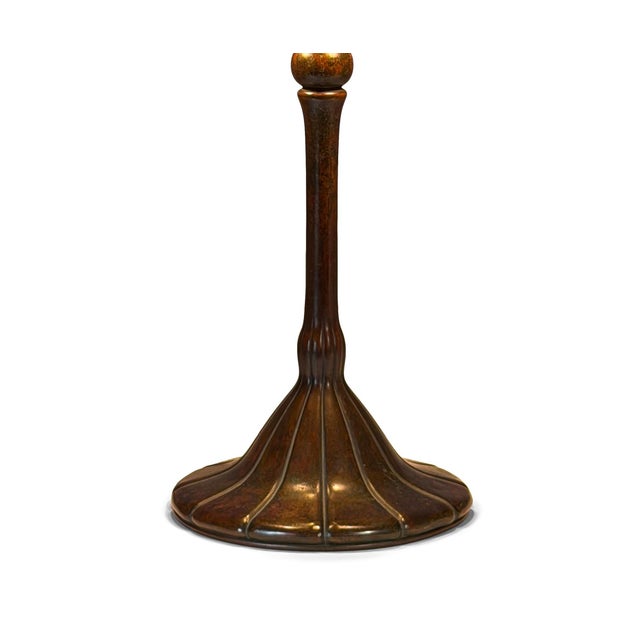 Tiffany Studios Antique Tiffany Studios "Colonial" Table Lamp, New York, Circa 1910 For Sale - Image 4 of 10