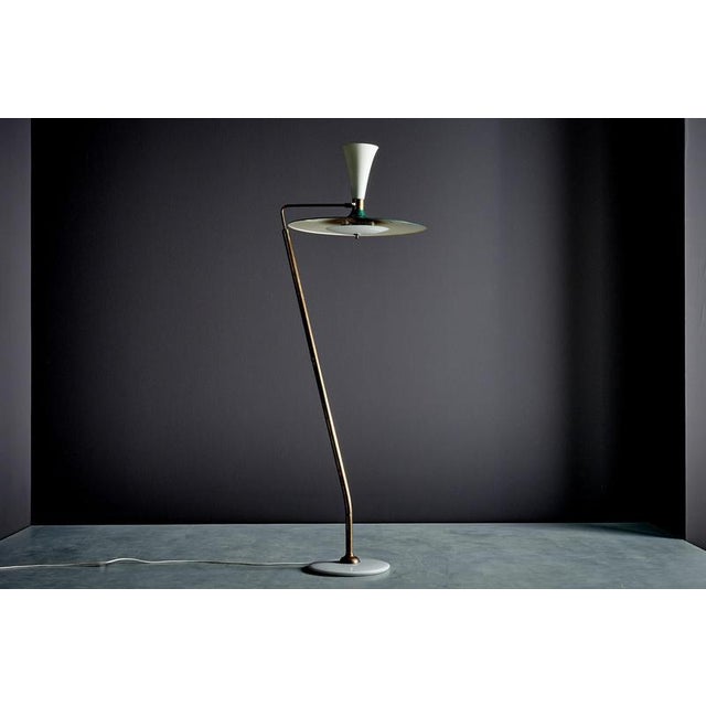 Floor Lamp with White Marble Base in the style of Stilnovo, Italy, 1950s For Sale - Image 3 of 17