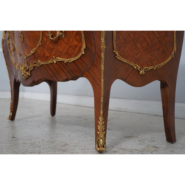 French Louis XV Vintage Marble Top Marquetry Commode For Sale - Image 14 of 17