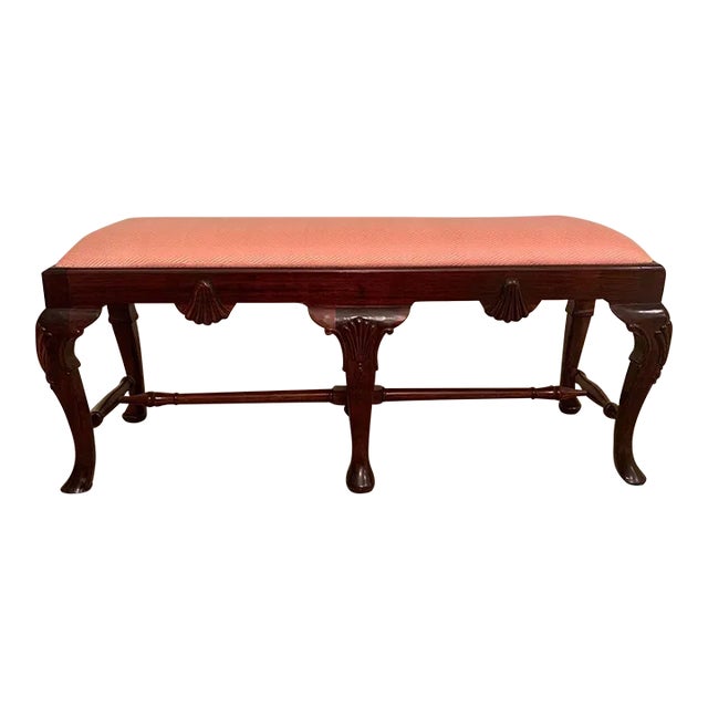 1980s Georgian Furnishing Co. Carved Mahogany Queen-Anne 6-Leg Bench With Coral Fabric For Sale