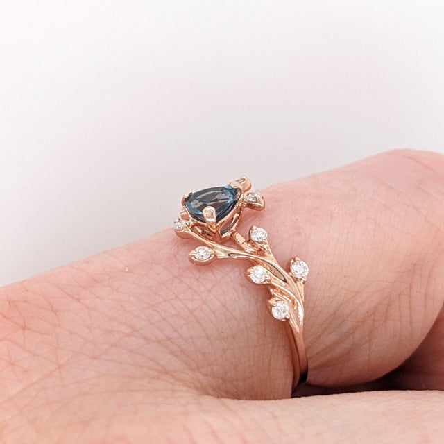 Contemporary Aaa London Blue Topaz Ring With Earth-Mined Diamond Accents in Solid 14k Gold, Size 6.75 For Sale - Image 3 of 9